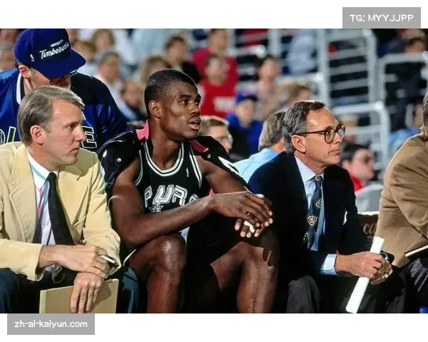 波波维奇到访马刺训练馆与索汉深度交流 现场观摩文班训练展现未来潜力